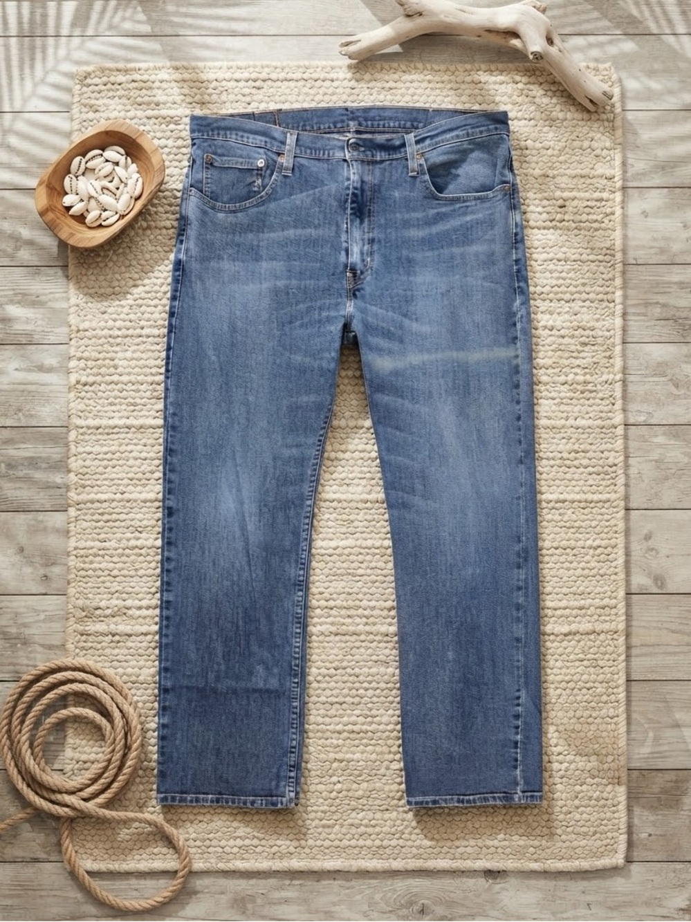 LEVIS Men's Medium Wash Straight Leg Denim Jeans
